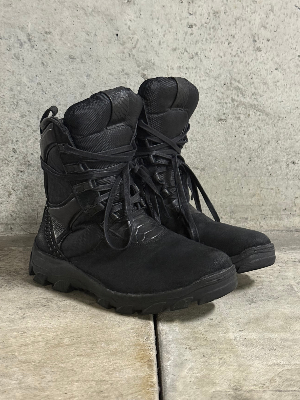 Kmrii Black Metal Sneaker
