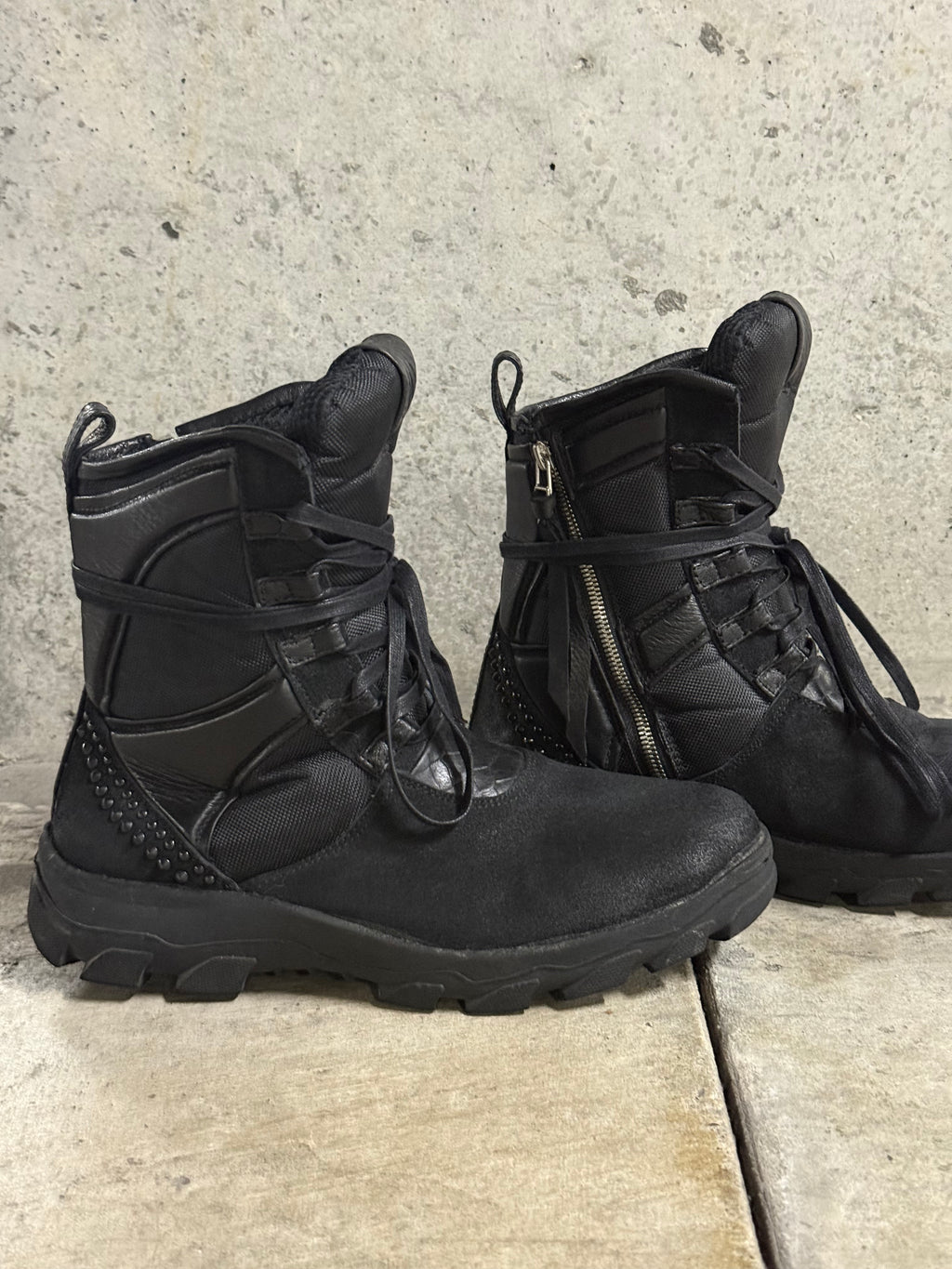 Kmrii Black Metal Sneaker